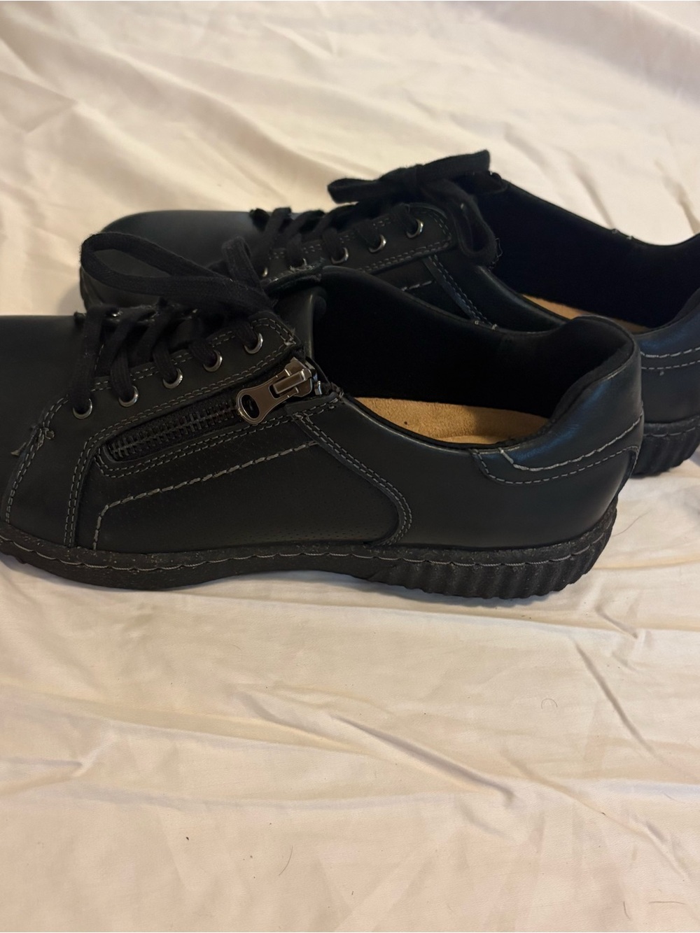 Clarks women’s Caroline Janna Black Lace-Up Sneakers w/ Side Zipper 9W